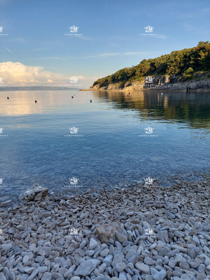 Due lotti arredati con case mobili – a 30 secondi dalla spiaggia – investimento di prima qualità in Istria